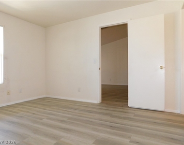 5221 Lindell Road - Photo Thumbnail 13