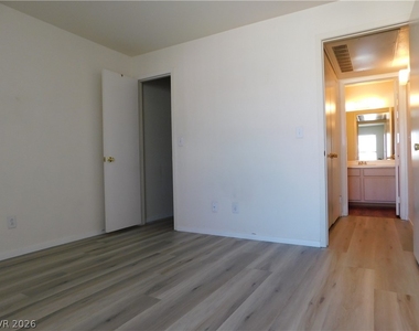 5221 Lindell Road - Photo Thumbnail 23