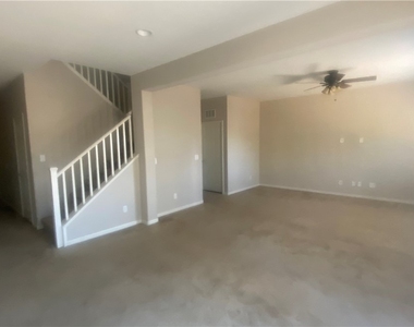8065 Ancient Oaks Avenue - Photo Thumbnail 8