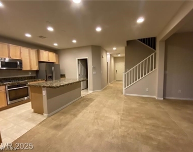 8065 Ancient Oaks Avenue - Photo Thumbnail 2