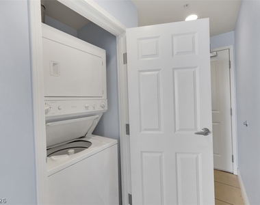 200 W Sahara Avenue - Photo Thumbnail 5