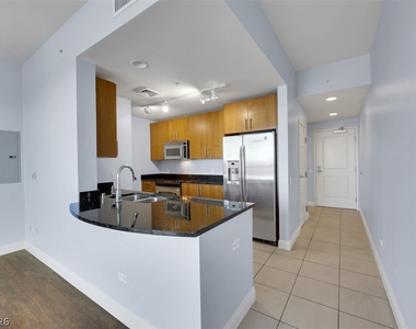 200 W Sahara Avenue - Photo Thumbnail 4