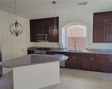 5862 W Haleh Avenue - Photo Thumbnail 6