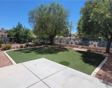 1109 Scenic Crest Drive - Photo Thumbnail 10