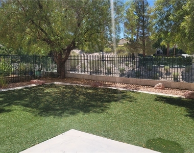 1109 Scenic Crest Drive - Photo Thumbnail 9