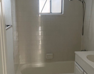 350 E. E Desert Inn Road - Photo Thumbnail 6
