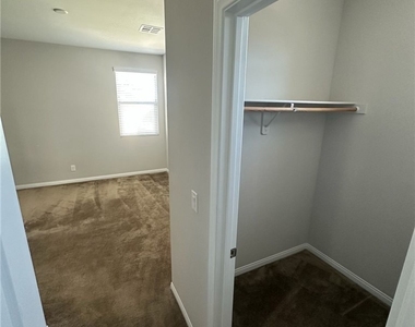 10474 Skye Night Avenue - Photo Thumbnail 12