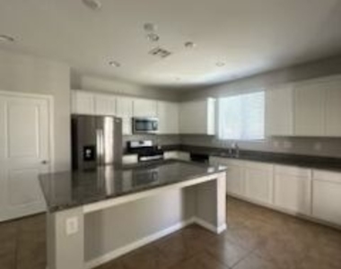 10474 Skye Night Avenue - Photo Thumbnail 6