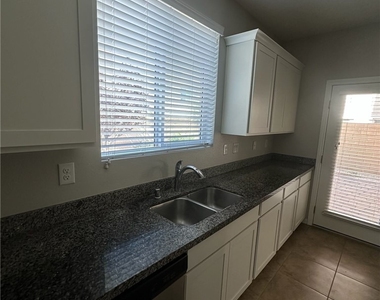 10474 Skye Night Avenue - Photo Thumbnail 4