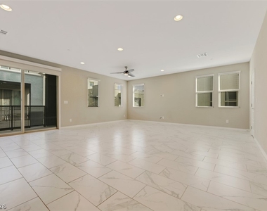 11302 Kraft Mountain Avenue - Photo Thumbnail 6