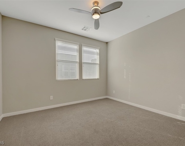 11302 Kraft Mountain Avenue - Photo Thumbnail 10