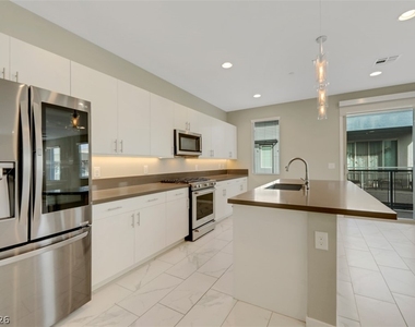 11302 Kraft Mountain Avenue - Photo Thumbnail 4