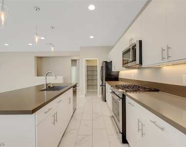 11302 Kraft Mountain Avenue - Photo Thumbnail 5