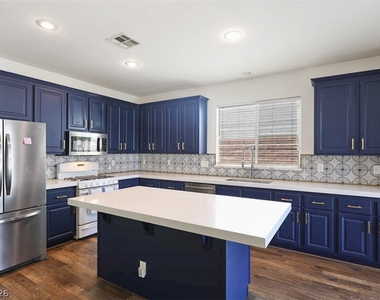 11057 Village Crest Lane - Photo Thumbnail 8