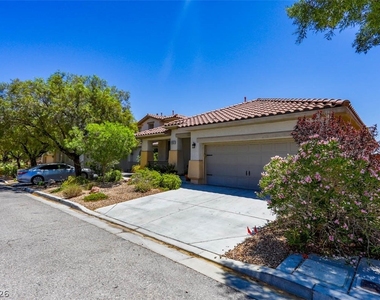 11057 Village Crest Lane - Photo Thumbnail 4