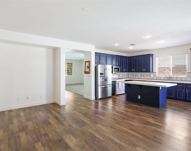 11057 Village Crest Lane - Photo Thumbnail 6