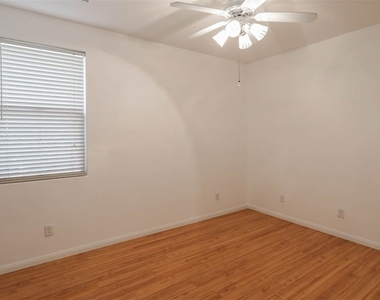 11073 Village Ridge Lane - Photo Thumbnail 18