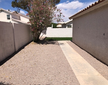 8420 Aspenbrook Avenue - Photo Thumbnail 19