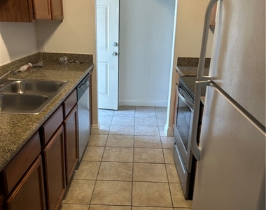 1852 N Decatur Boulevard - Photo Thumbnail 2