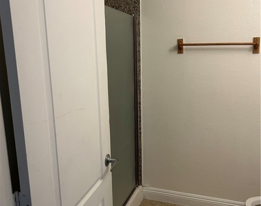 1852 N Decatur Boulevard - Photo Thumbnail 9