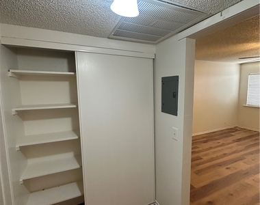 3355 Sylvia Street - Photo Thumbnail 7