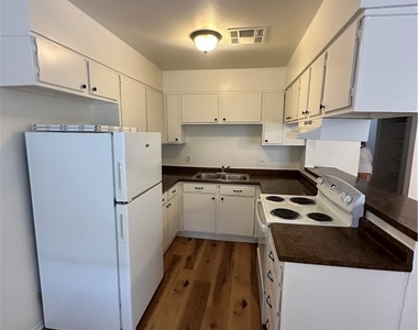 3355 Sylvia Street - Photo Thumbnail 2