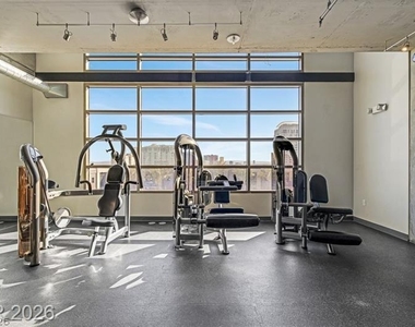 353 E Bonneville Avenue - Photo Thumbnail 23