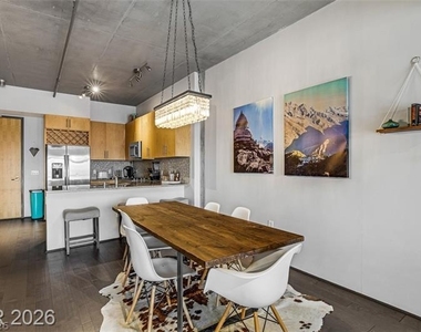 353 E Bonneville Avenue - Photo Thumbnail 9