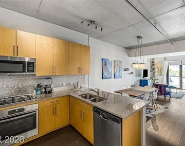 353 E Bonneville Avenue - Photo Thumbnail 8