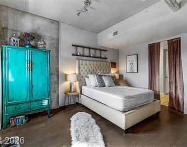 353 E Bonneville Avenue - Photo Thumbnail 12