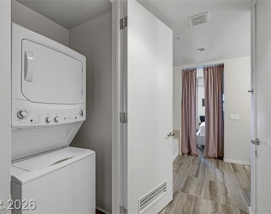 353 E Bonneville Avenue - Photo Thumbnail 19