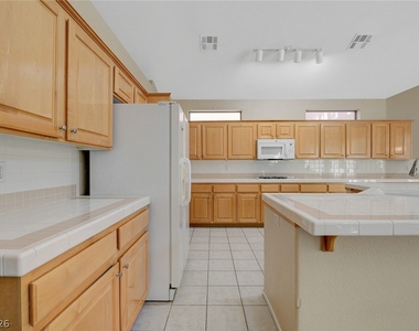 1209 Corona Valley Street - Photo Thumbnail 12