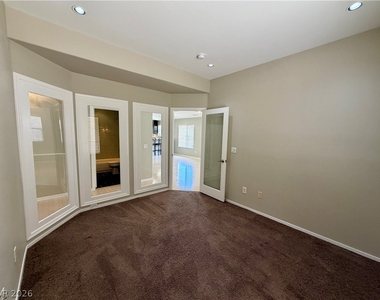 276 Heatherstone Street - Photo Thumbnail 19