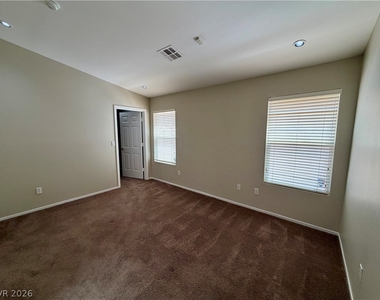 276 Heatherstone Street - Photo Thumbnail 31