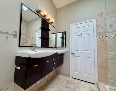 276 Heatherstone Street - Photo Thumbnail 34