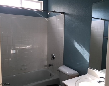 10625 Amblewood Avenue - Photo Thumbnail 8