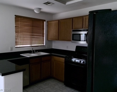10625 Amblewood Avenue - Photo Thumbnail 2