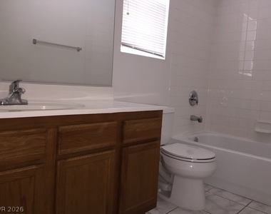10625 Amblewood Avenue - Photo Thumbnail 11