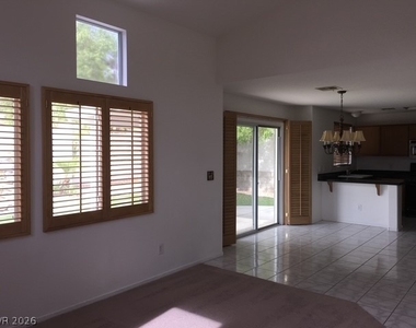 10625 Amblewood Avenue - Photo Thumbnail 5