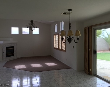 10625 Amblewood Avenue - Photo Thumbnail 4