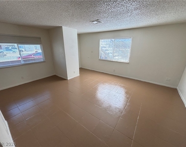 6940 Hopkins Drive - Photo Thumbnail 10