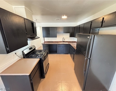 6940 Hopkins Drive - Photo Thumbnail 7