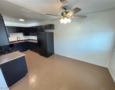 6940 Hopkins Drive - Photo Thumbnail 5