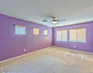 9501 Wooded Heights Avenue - Photo Thumbnail 5