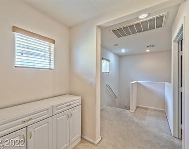 9501 Wooded Heights Avenue - Photo Thumbnail 7