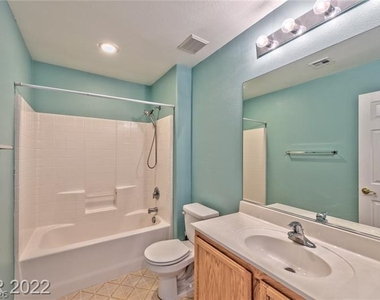 9501 Wooded Heights Avenue - Photo Thumbnail 9
