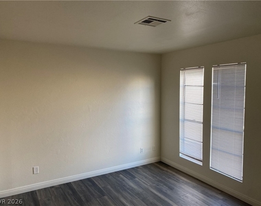 3911 Cambridge Street - Photo Thumbnail 4