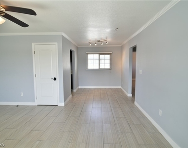 1003 E Clark Avenue - Photo Thumbnail 12