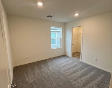 2801 Gallarate Drive - Photo Thumbnail 18