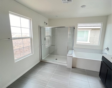 2801 Gallarate Drive - Photo Thumbnail 16